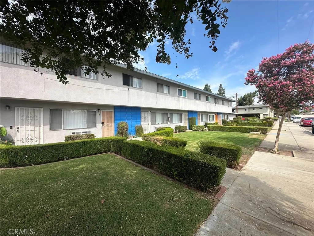 1831 E Grovecenter