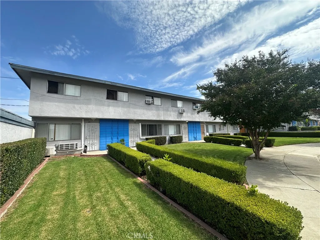 1831 E Grovecenter