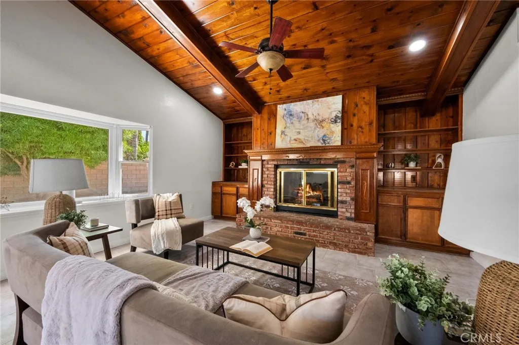 2863 S Cypress Point