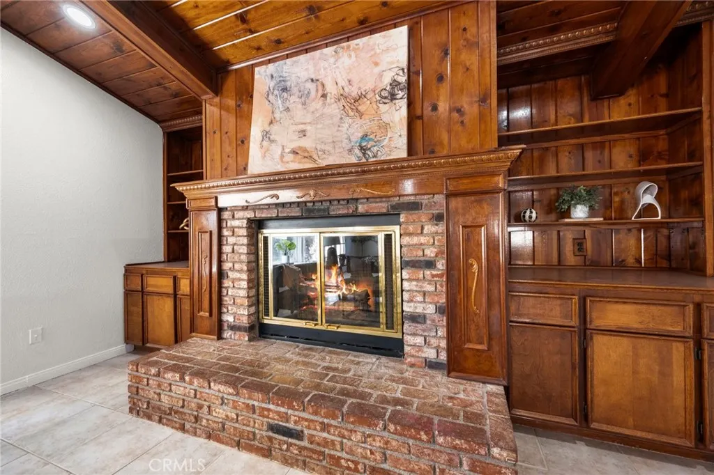 2863 S Cypress Point