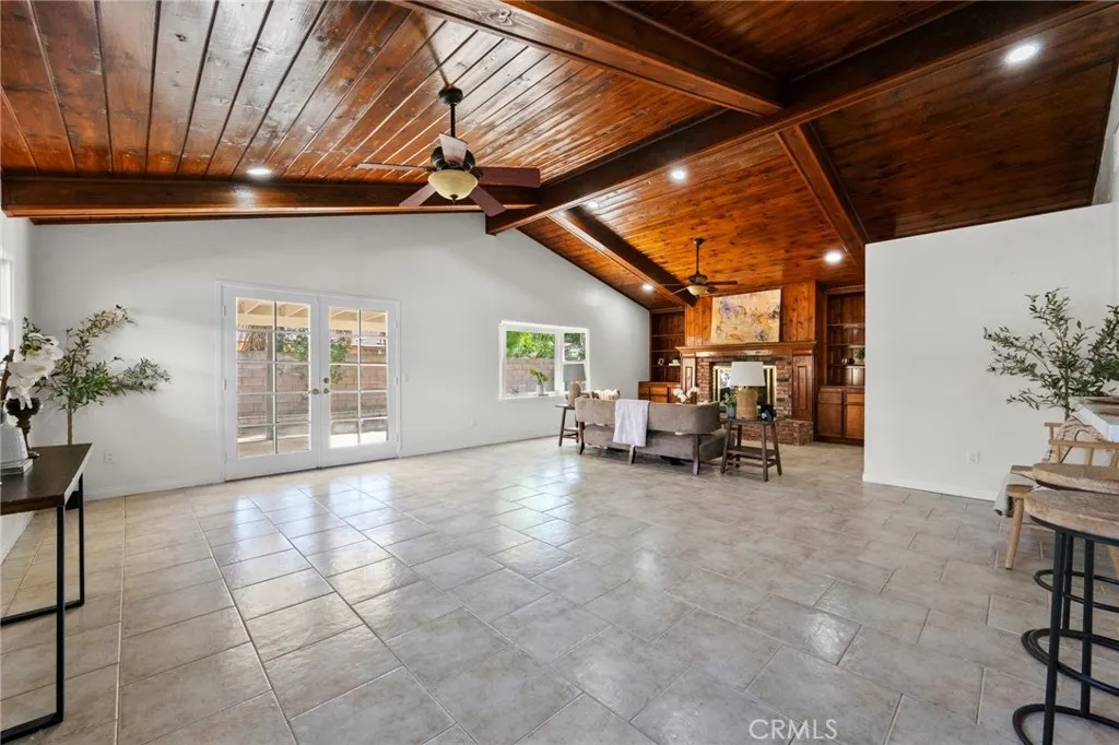 2863 S Cypress Point