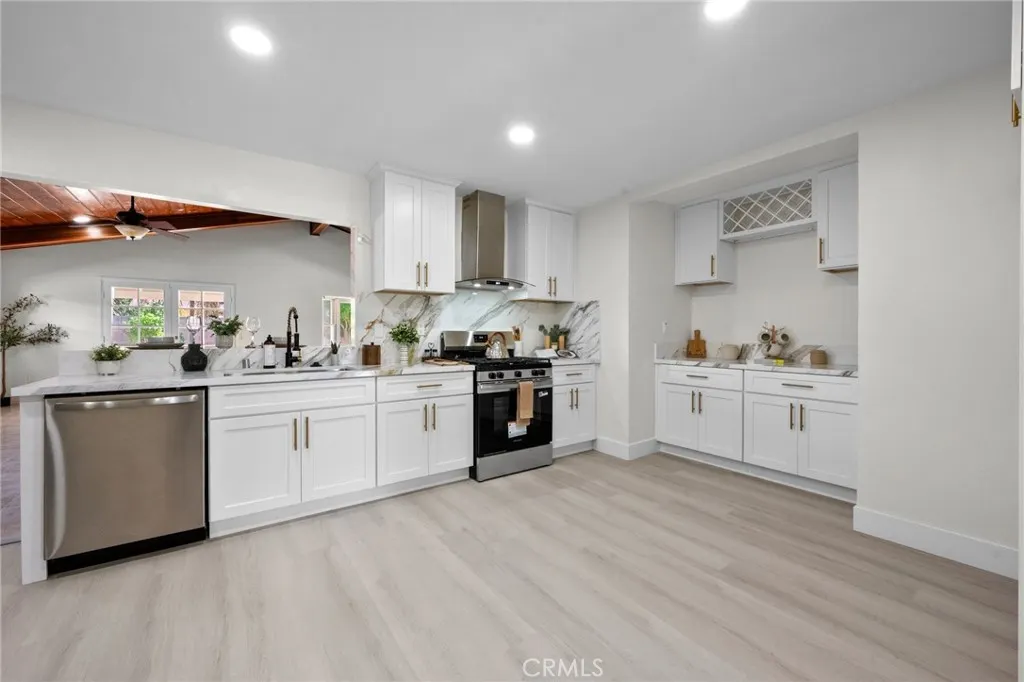 2863 S Cypress Point