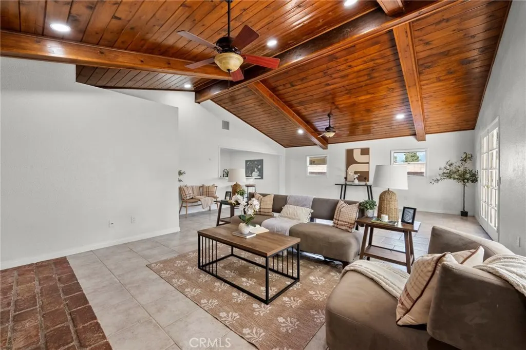 2863 S Cypress Point