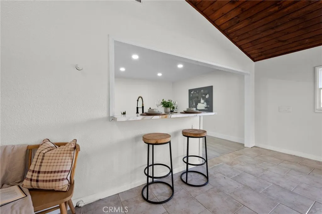 2863 S Cypress Point