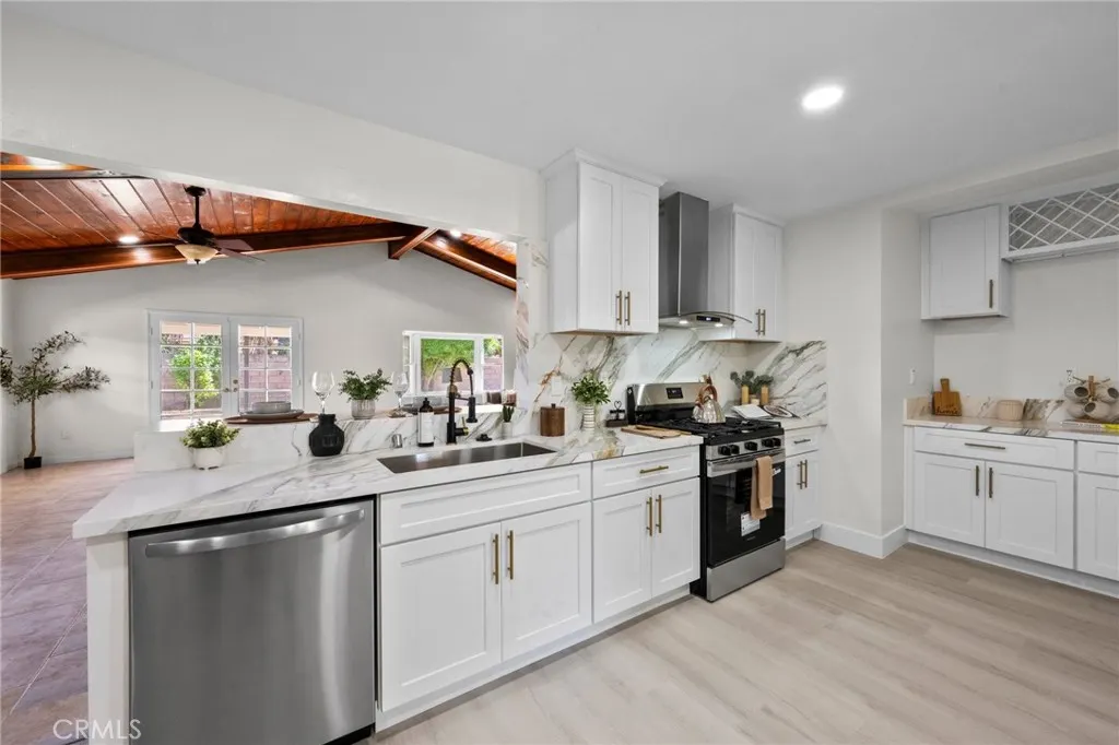 2863 S Cypress Point