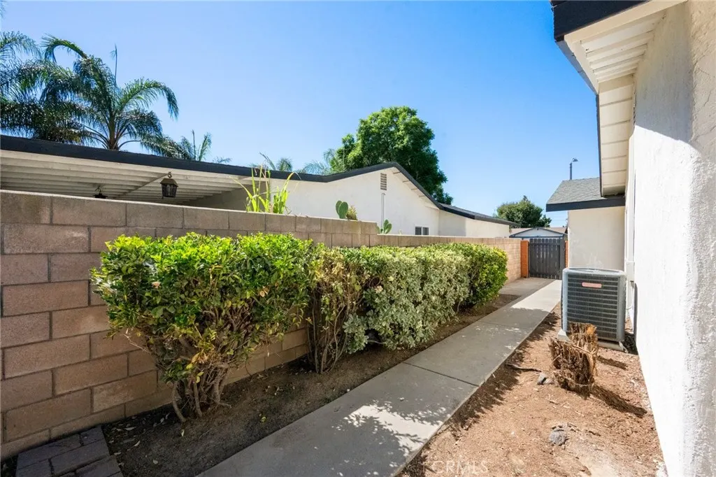 2863 S Cypress Point