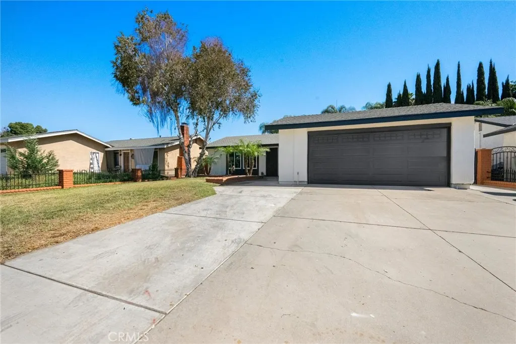2863 S Cypress Point