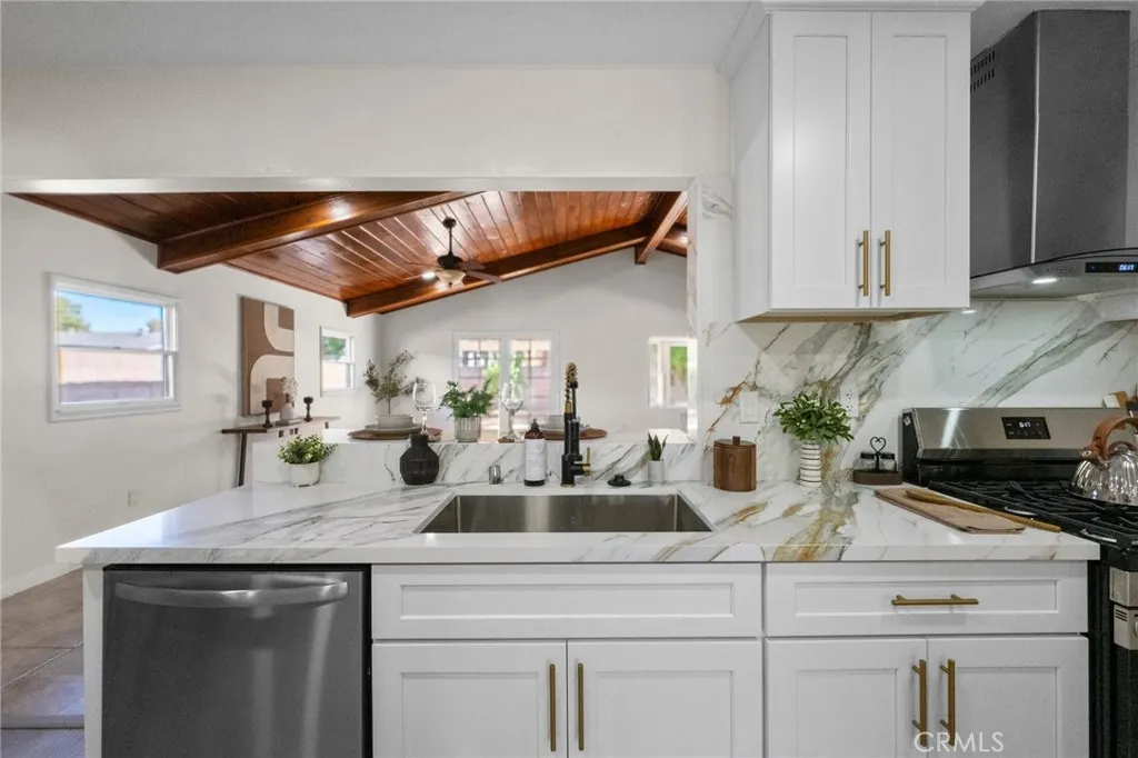 2863 S Cypress Point