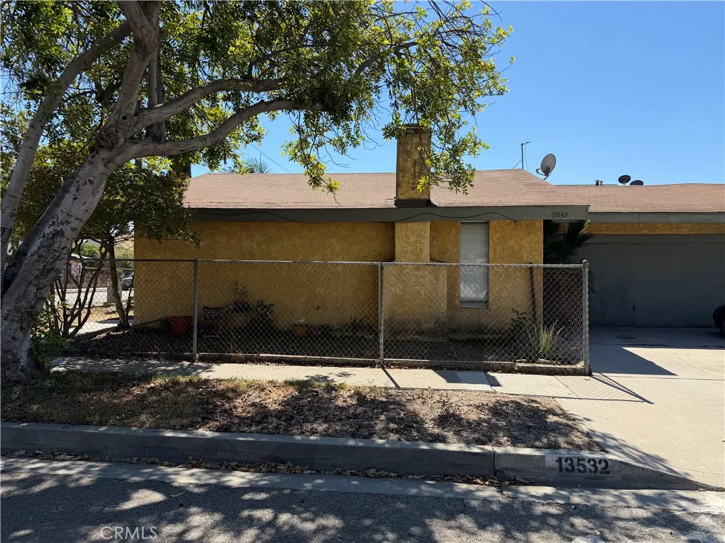 13530 Valle Vista