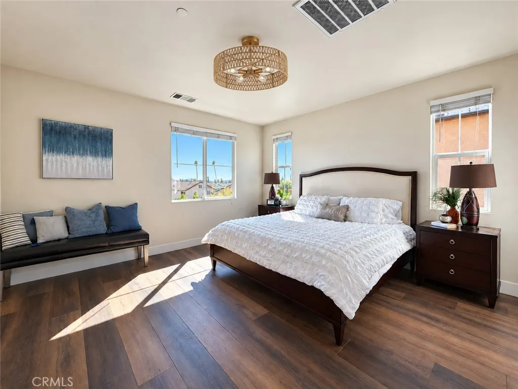 726 Banyan