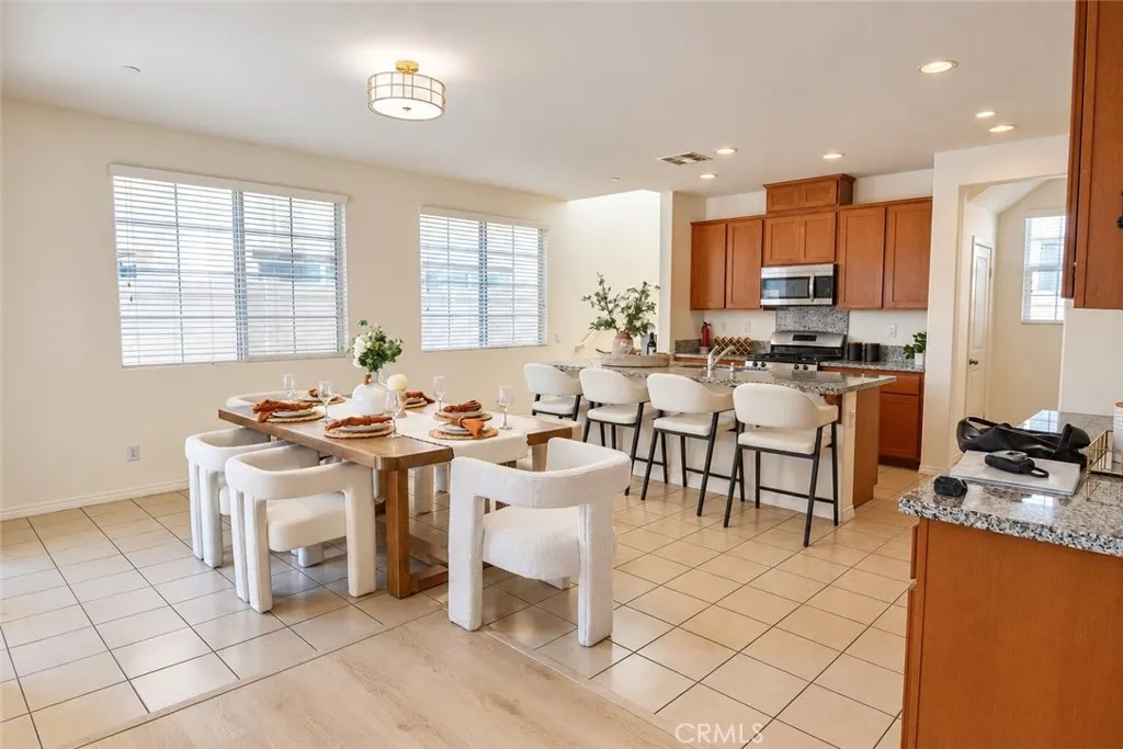 119 West Via Rua Flores