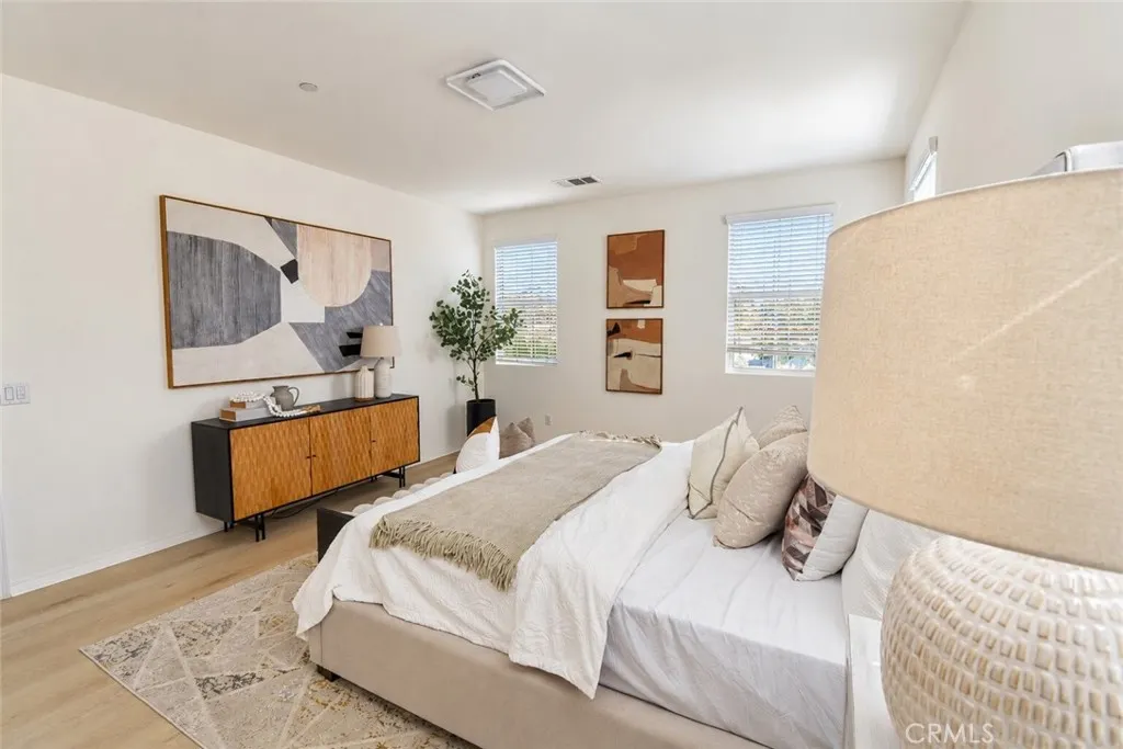 119 West Via Rua Flores