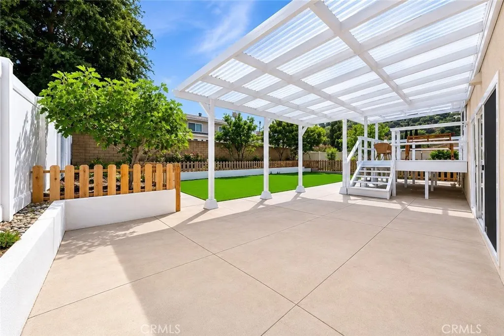 1752 Maple Hill Rd