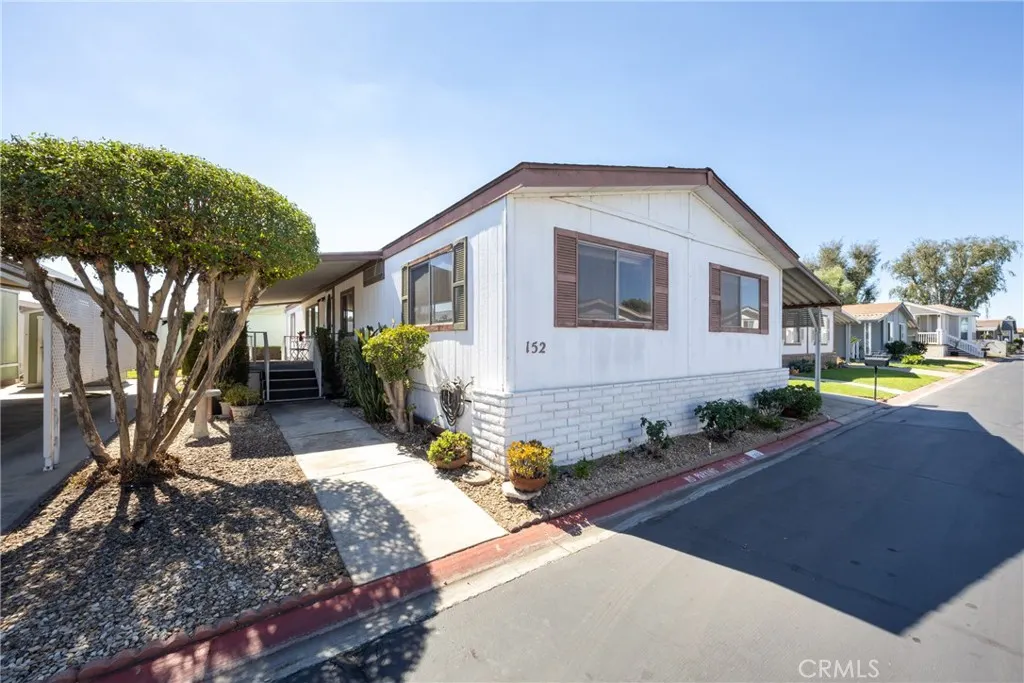 1456 E Philadelphia Street #152