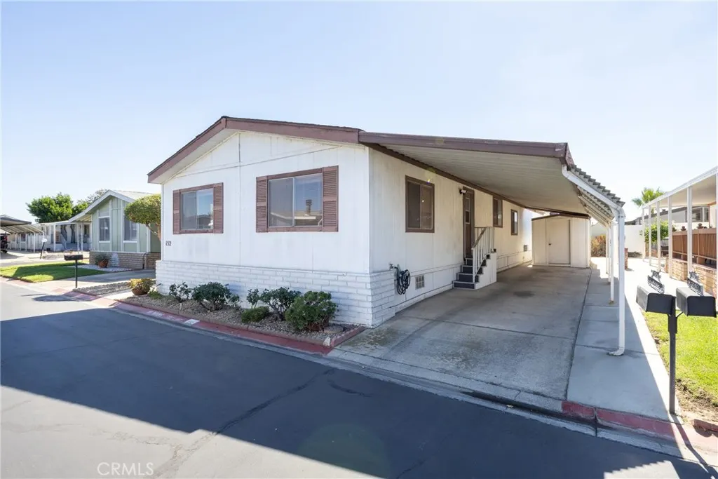 1456 E Philadelphia Street #152