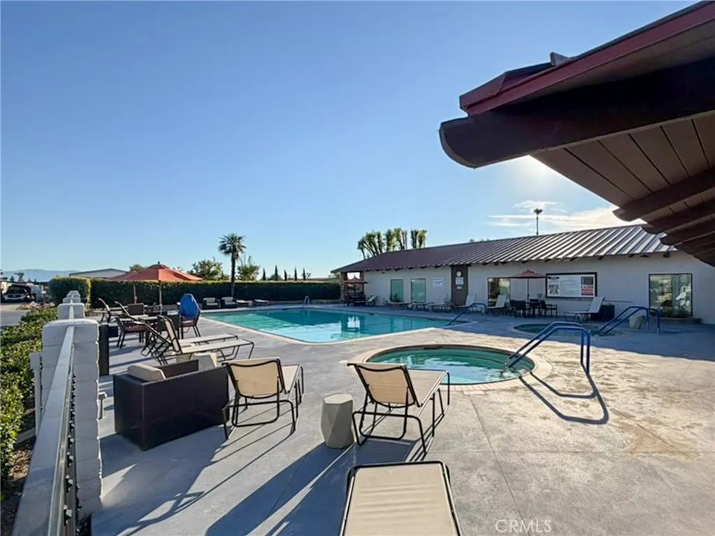 1456 E Philadelphia Street #152