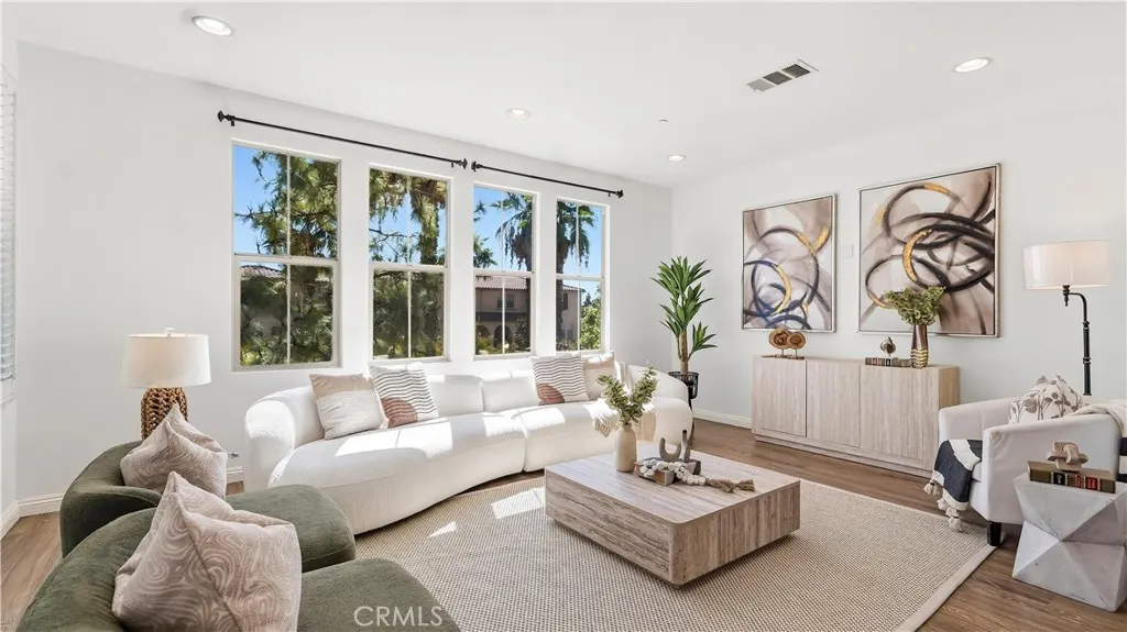 827 The Promenade #F