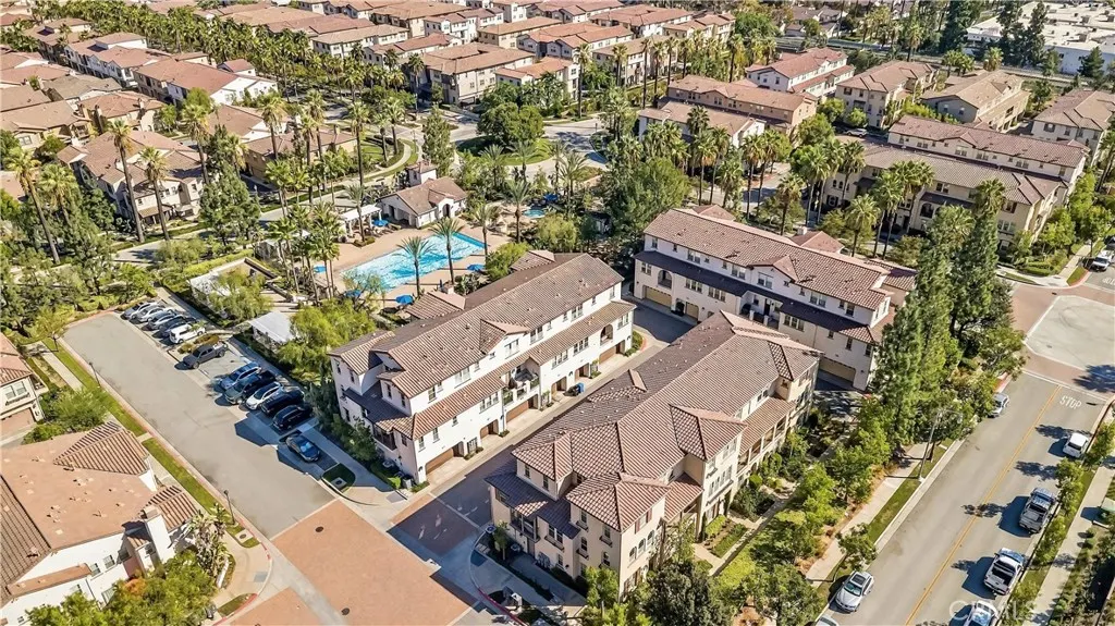 827 The Promenade #F
