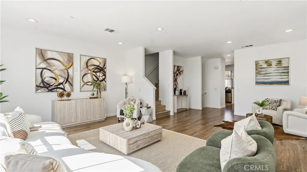 827 The Promenade #F
