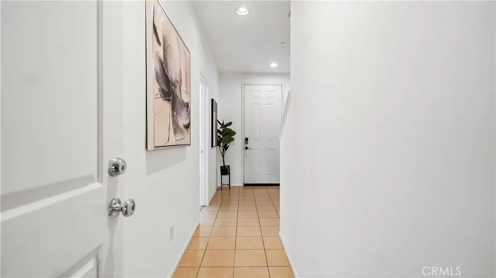 827 The Promenade #F