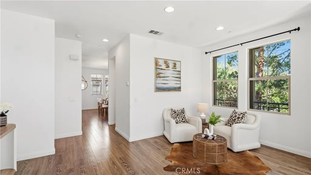 827 The Promenade #F