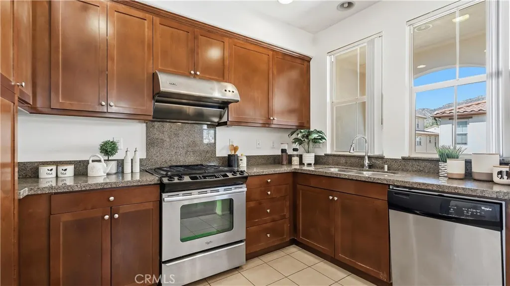 827 The Promenade #F