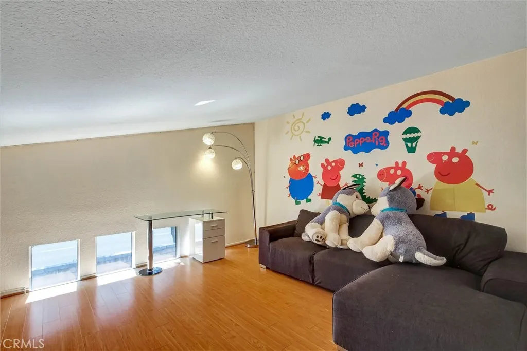 1532 Tradewinds