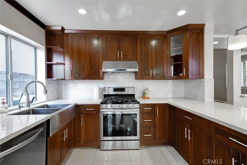 1532 Tradewinds