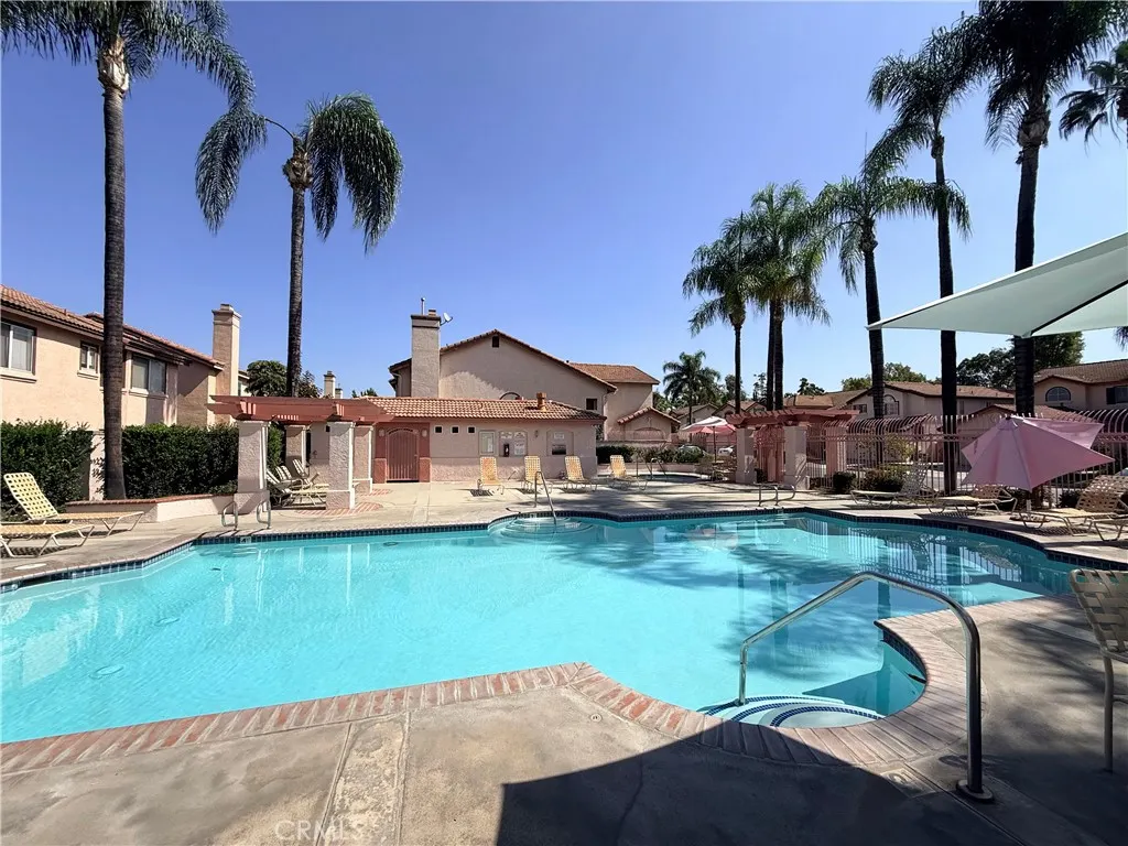 1532 Tradewinds