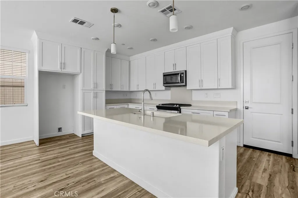 2860 Sapphire Rd