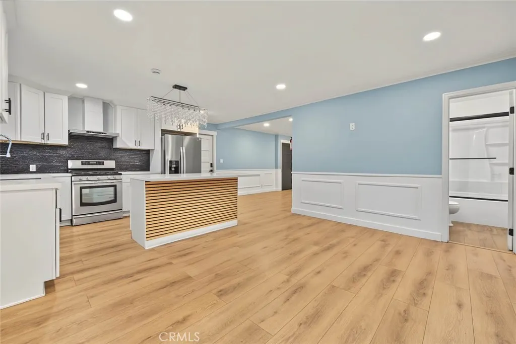726 W Franklin