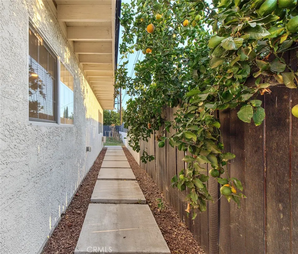 726 W Franklin