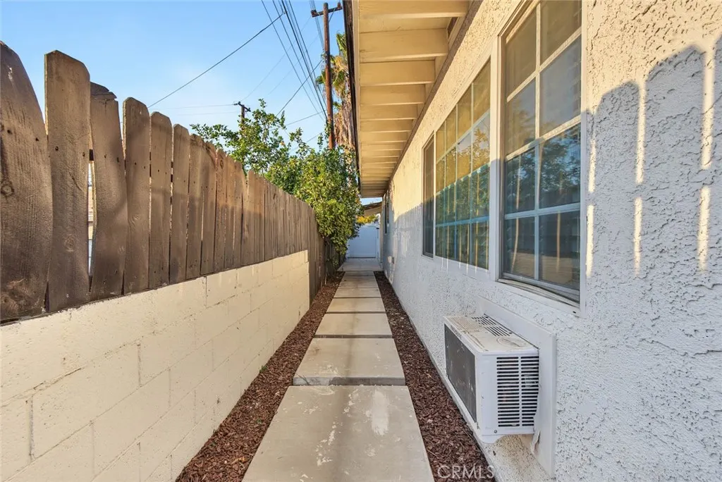 726 W Franklin
