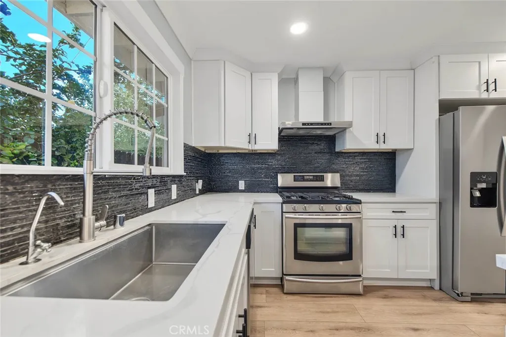 726 W Franklin