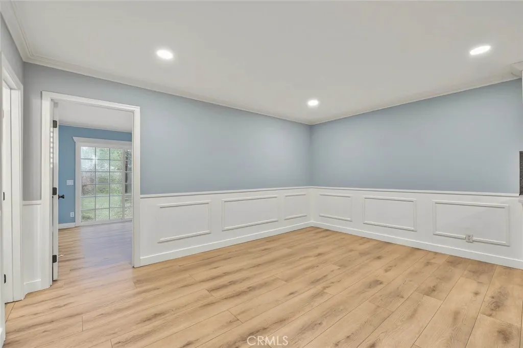 726 W Franklin