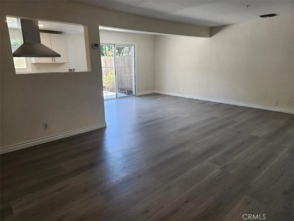 1573 S Reservoir