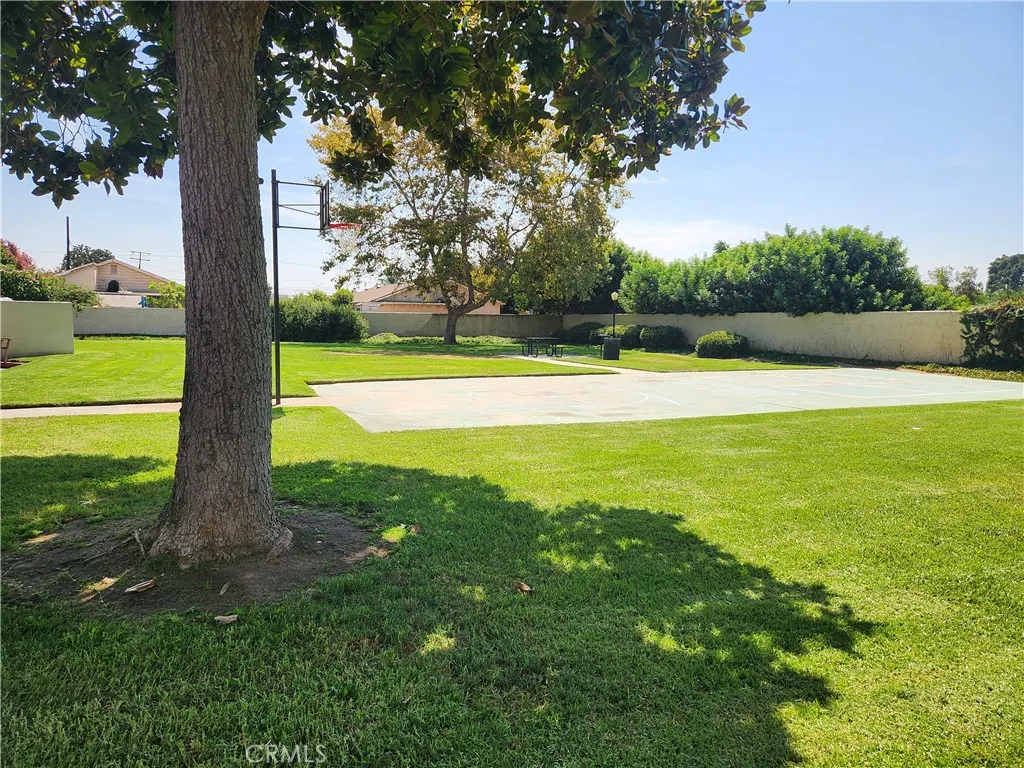 1573 S Reservoir