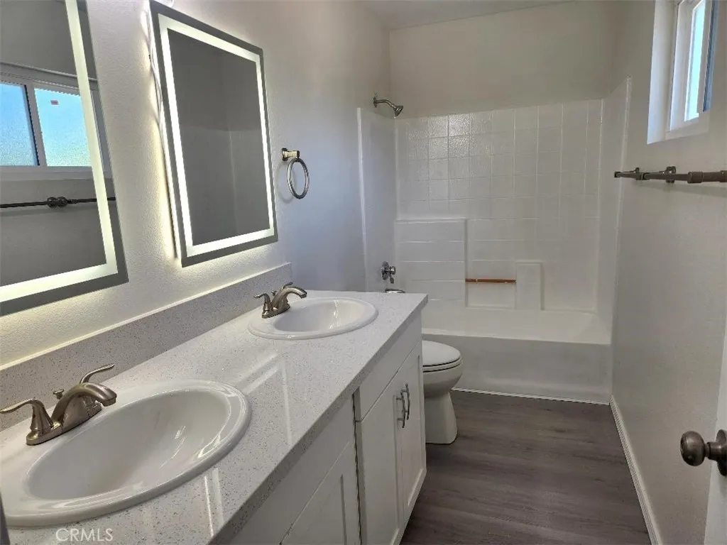 1573 S Reservoir