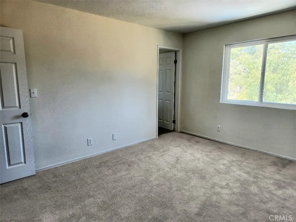 1573 S Reservoir