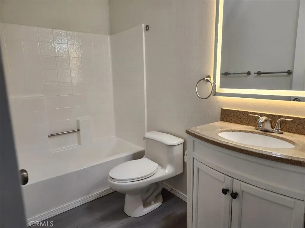 1573 S Reservoir