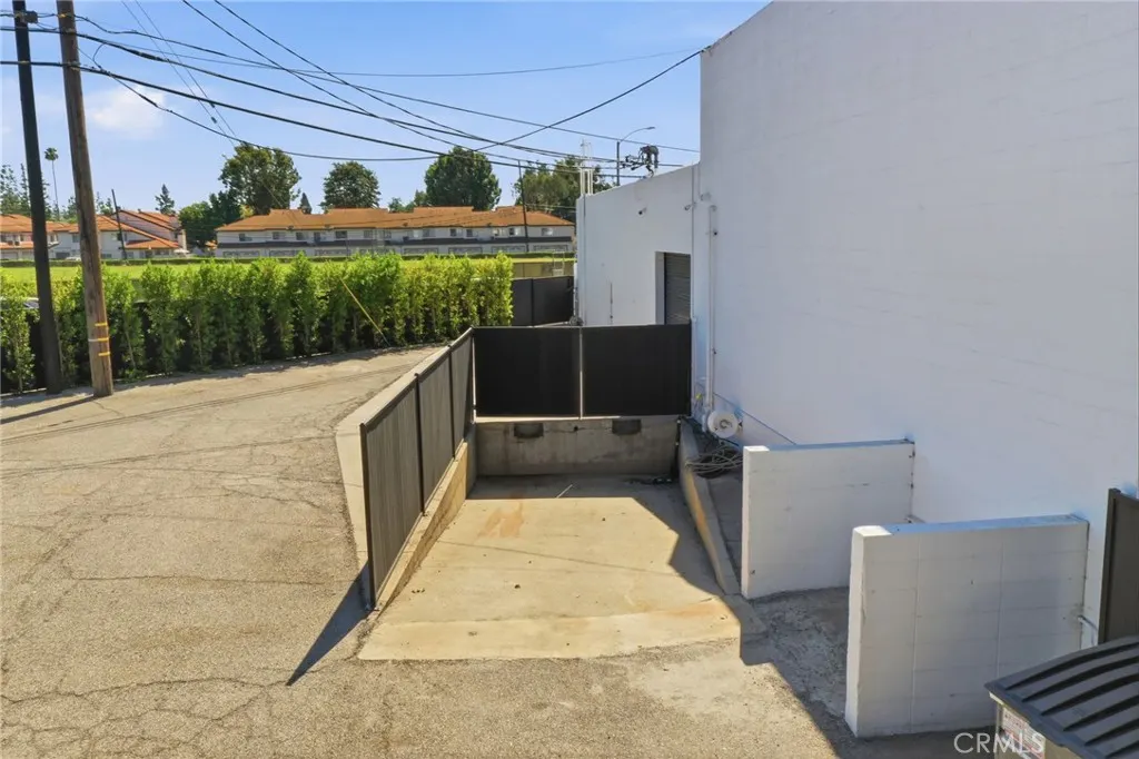 1450 W Industrial Park