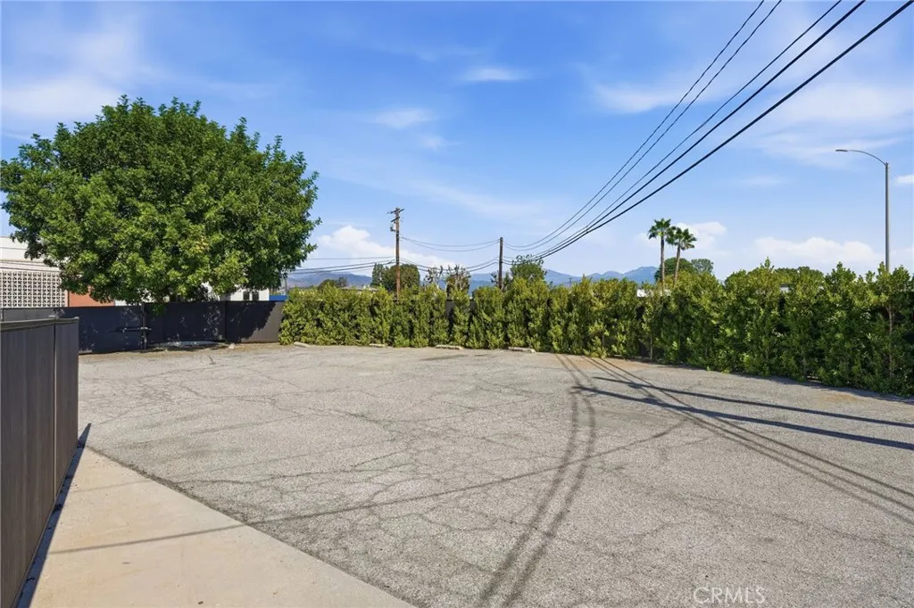 1450 W Industrial Park