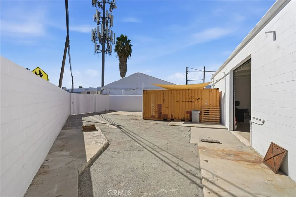 1450 W Industrial Park
