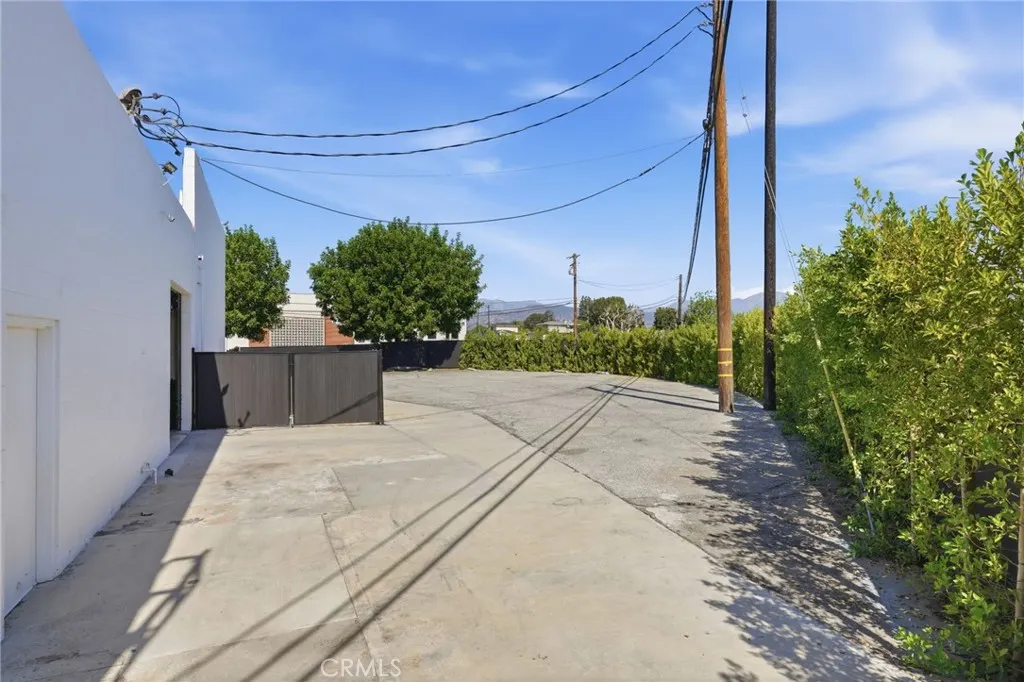 1450 W Industrial Park