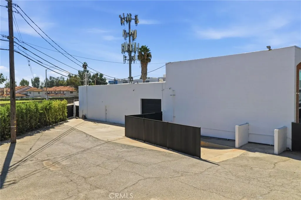 1450 W Industrial Park