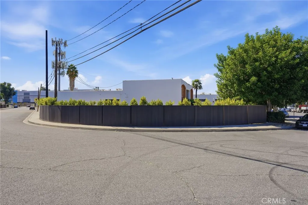 1450 W Industrial Park