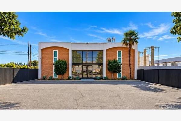 1450 W Industrial Park