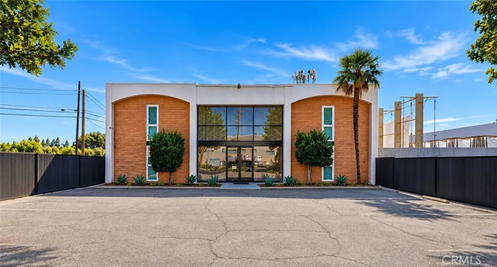 1450 W Industrial Park