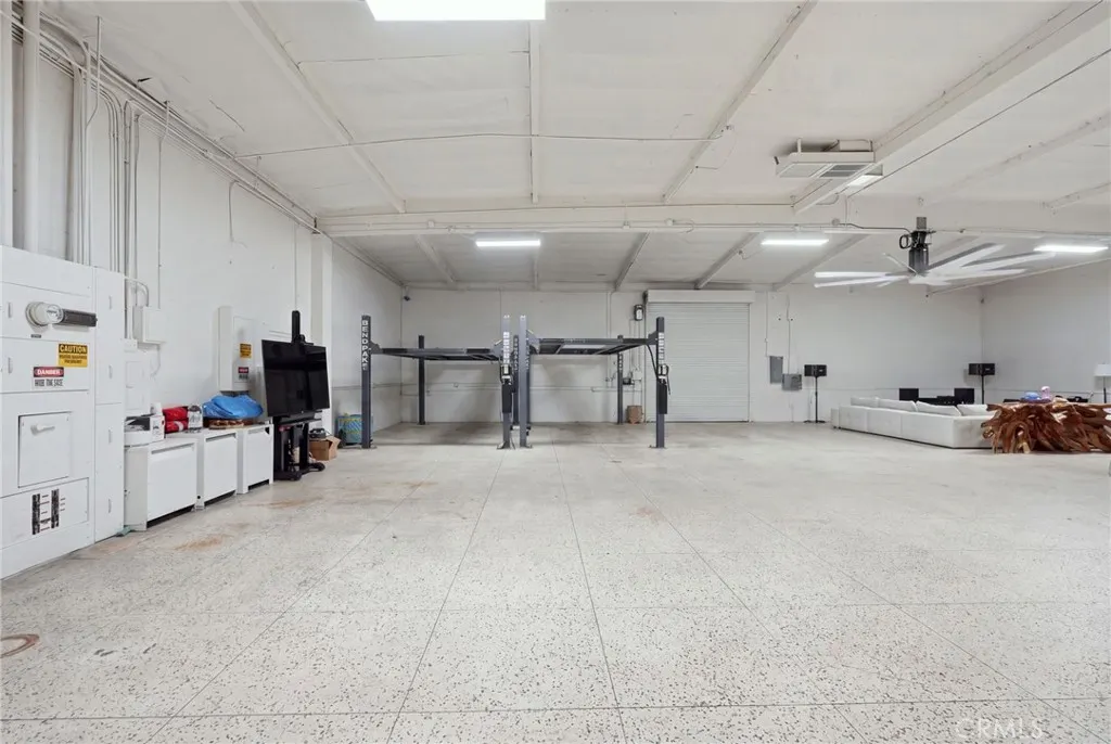 1450 W Industrial Park