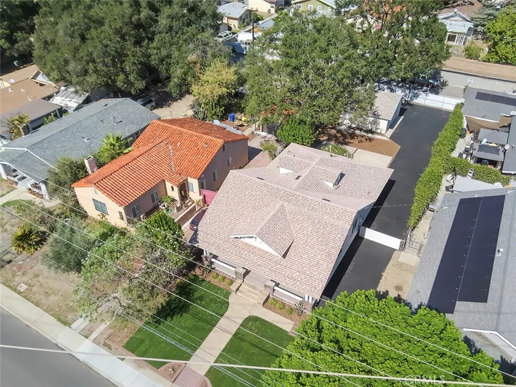 5086 Riverside Drive